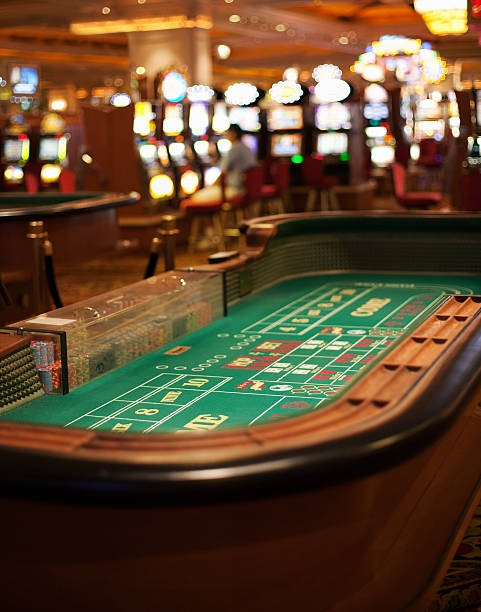 m77 slot platform interface showing live-dealer tables and sports betting markets on mobile